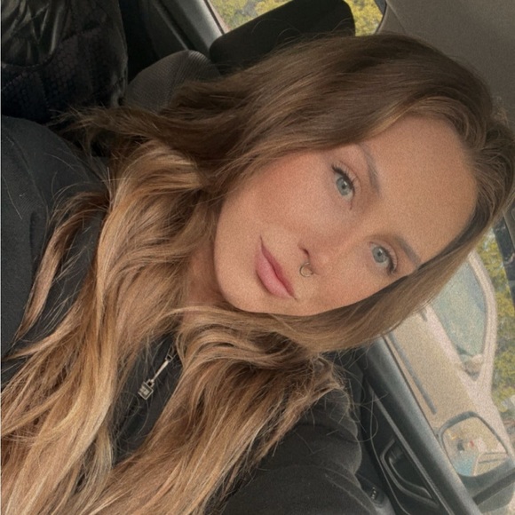 Meet your Posher, Molly - Picture 1 of 1